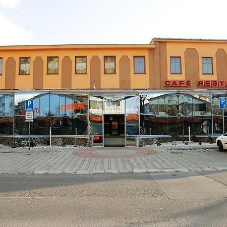 Hotel Slovan Lučenec المظهر الخارجي الصورة