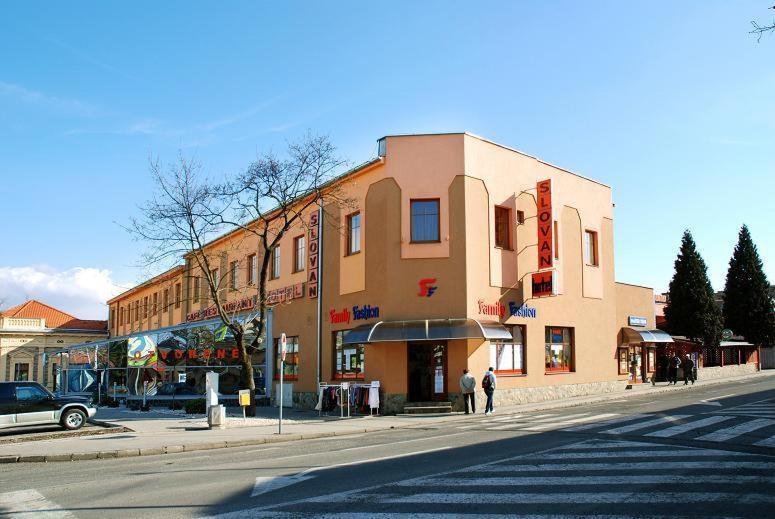 Hotel Slovan Lučenec المظهر الخارجي الصورة