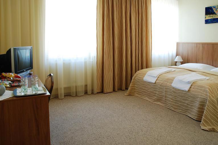 Hotel Slovan Lučenec الغرفة الصورة