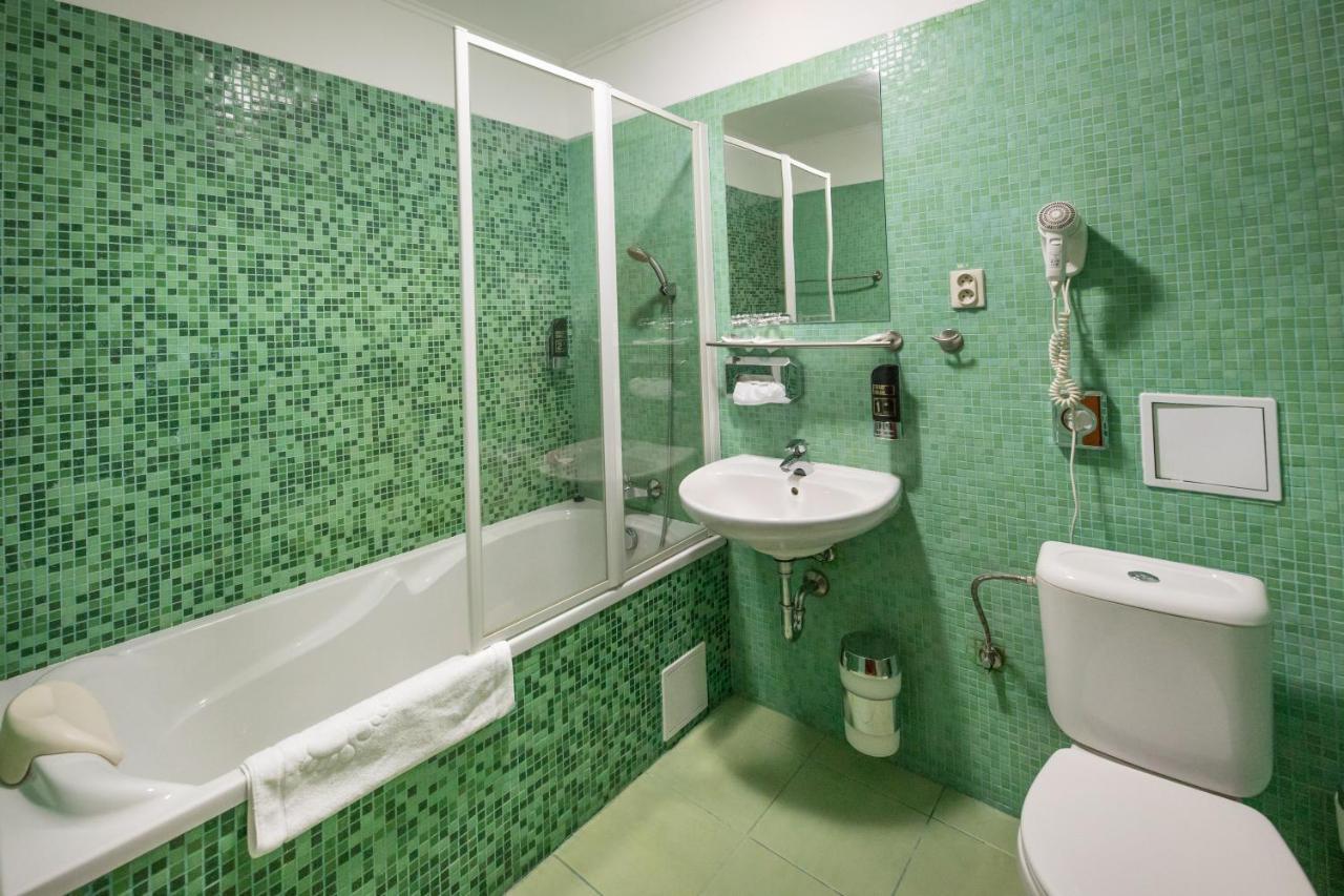 Hotel Slovan Lučenec المظهر الخارجي الصورة