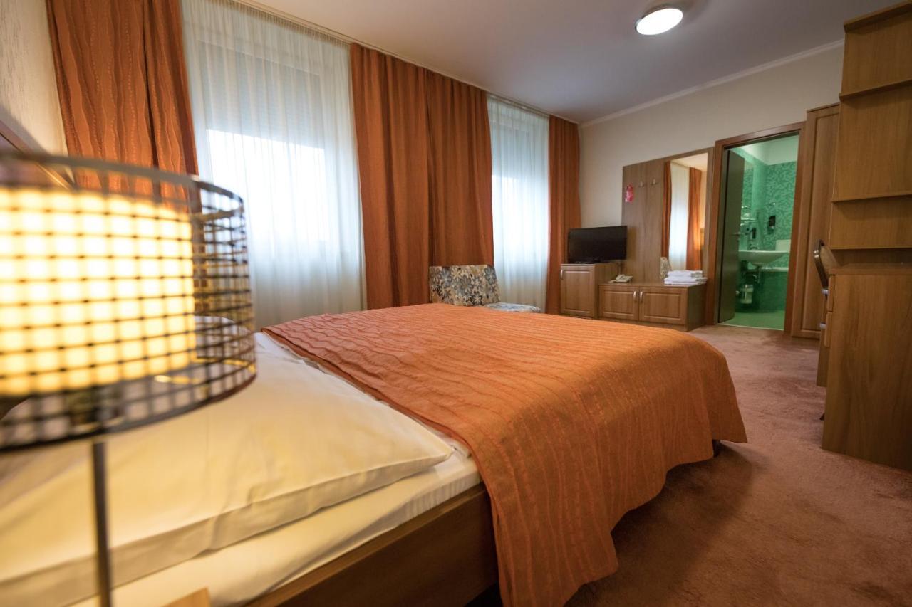 Hotel Slovan Lučenec المظهر الخارجي الصورة