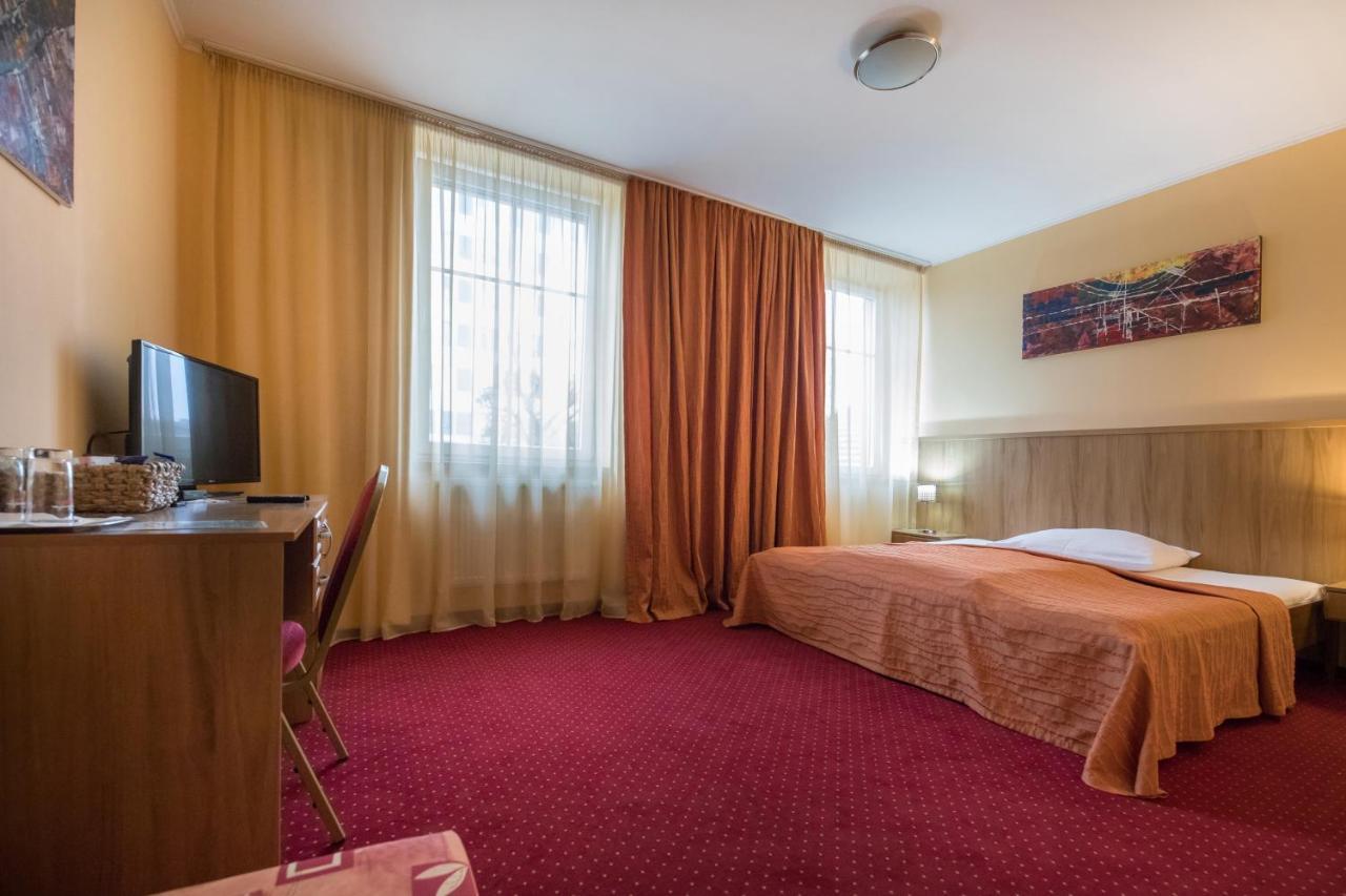 Hotel Slovan Lučenec المظهر الخارجي الصورة